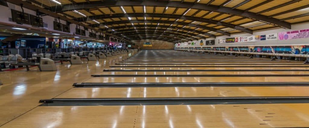 inside Kenmore Lanes