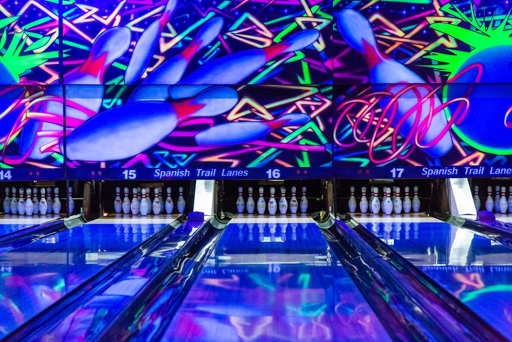 glow bowling
