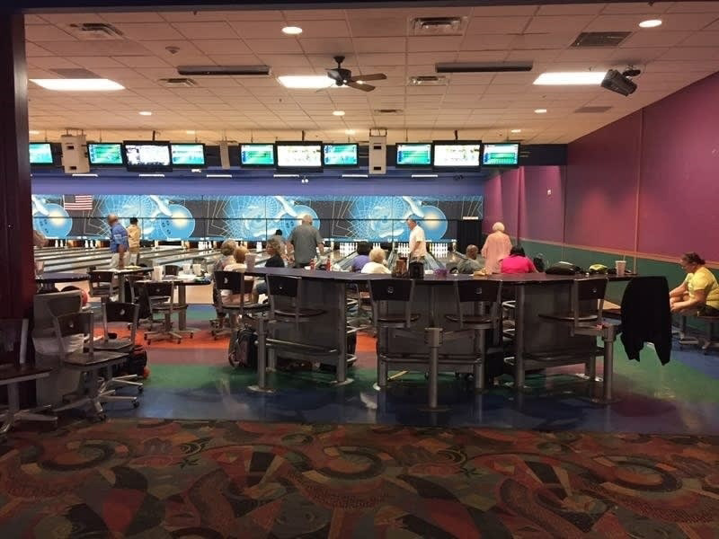 people bowling