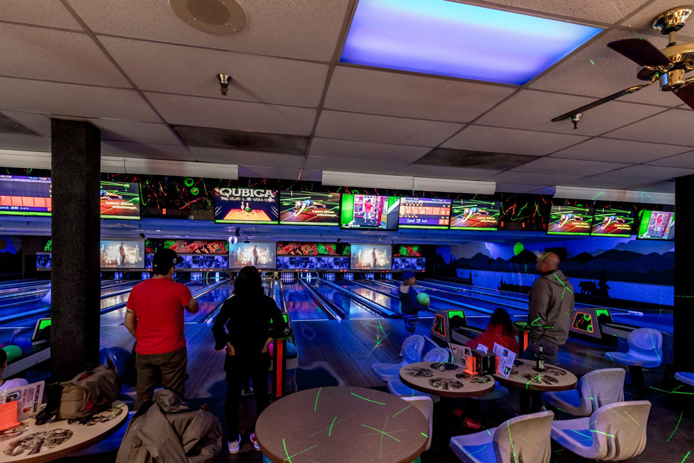 glow bowling