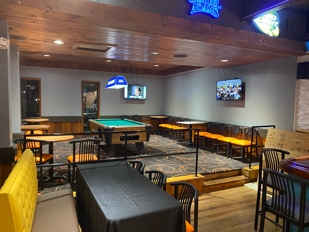 cocktail lounge