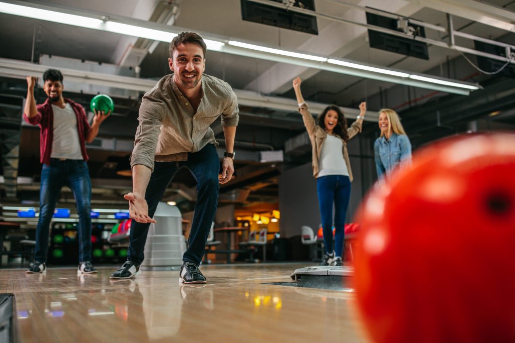 people bowling